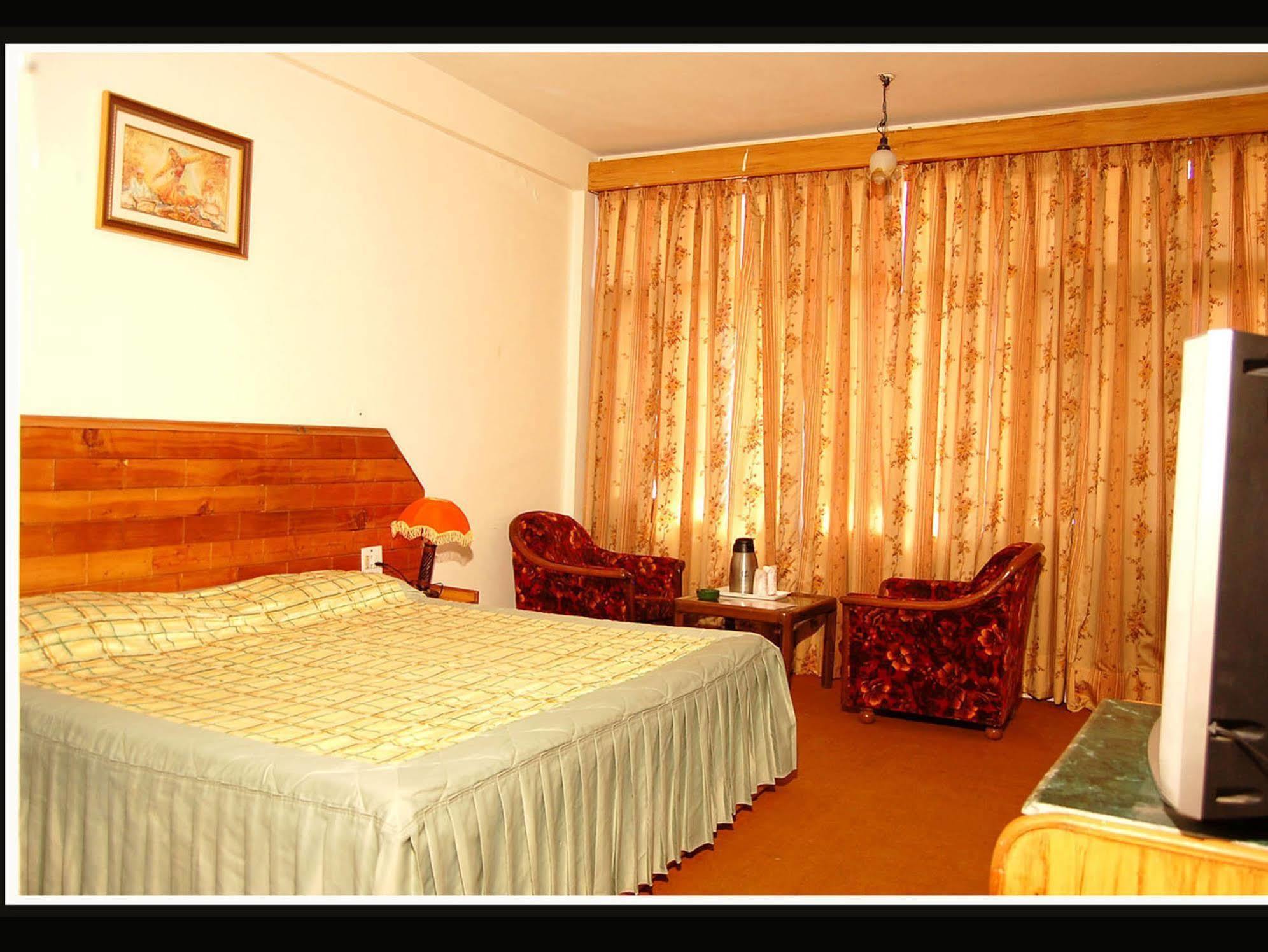 Hotel Nitesh Manāli Dış mekan fotoğraf